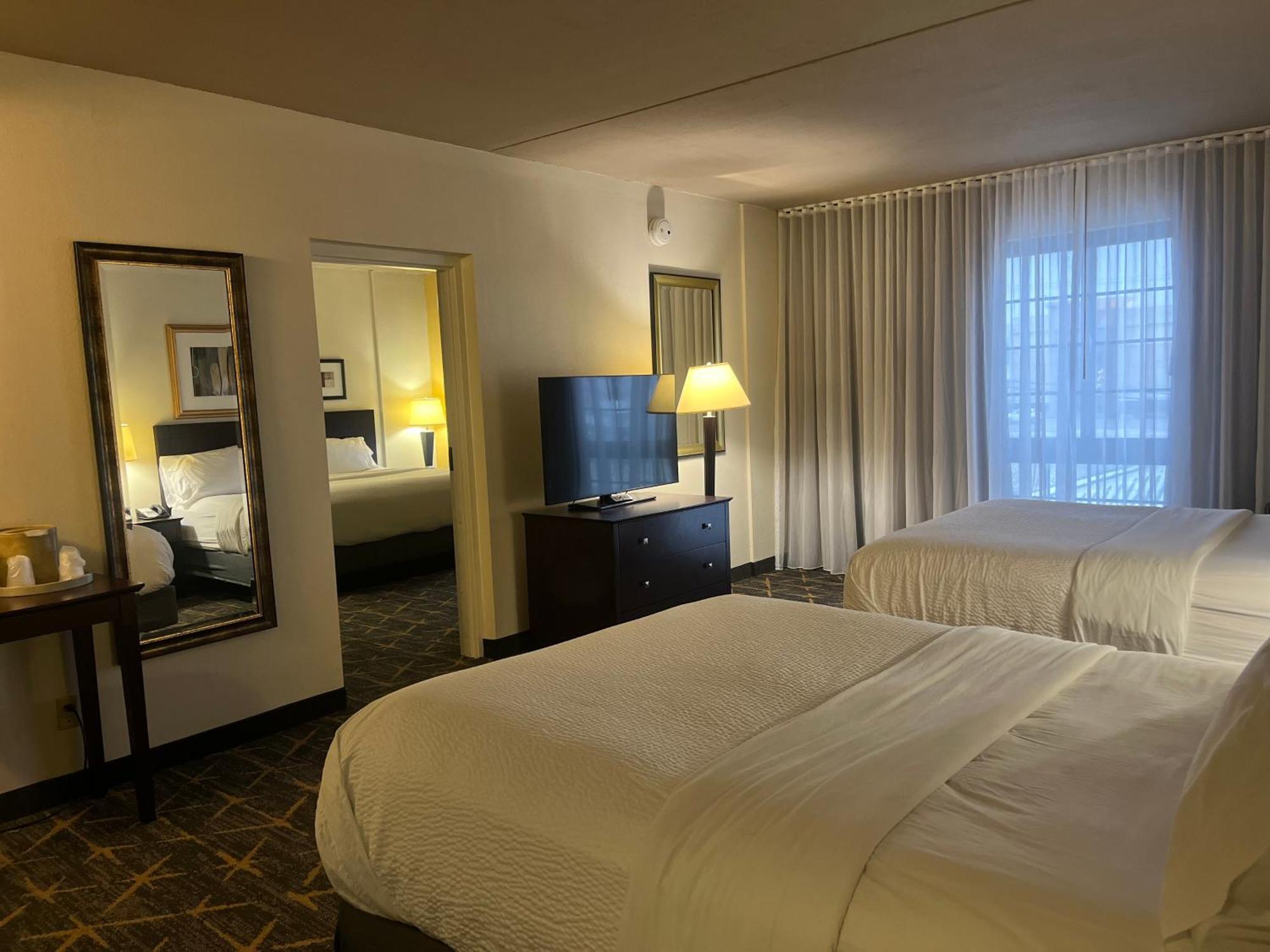 & Springfield-i-44 By Ihg 3* Springfield