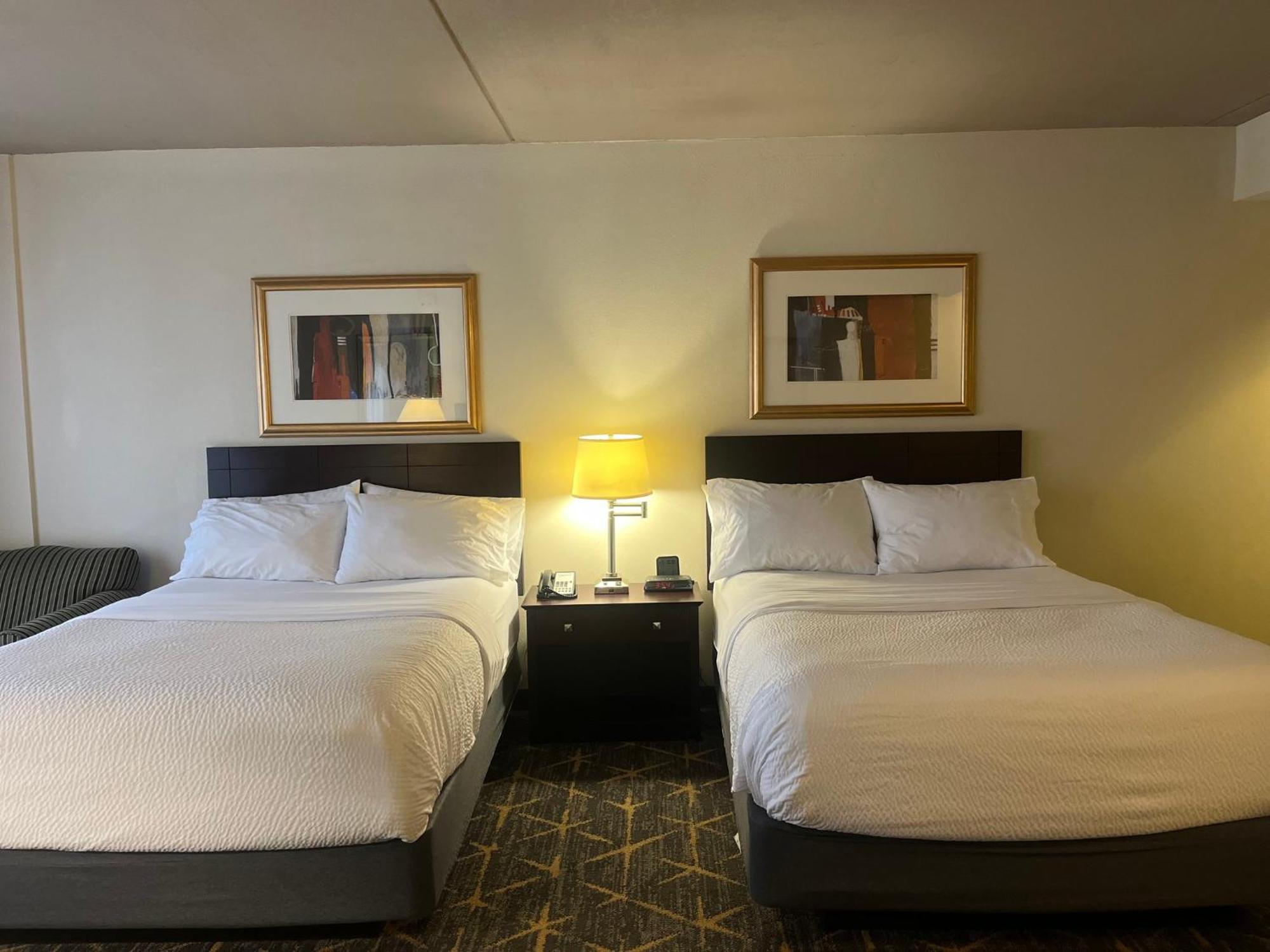 & Springfield-i-44 By Ihg 3* Springfield